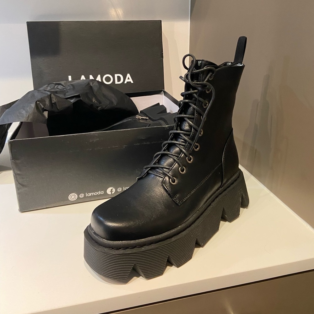 New Lamoda Platform Boots